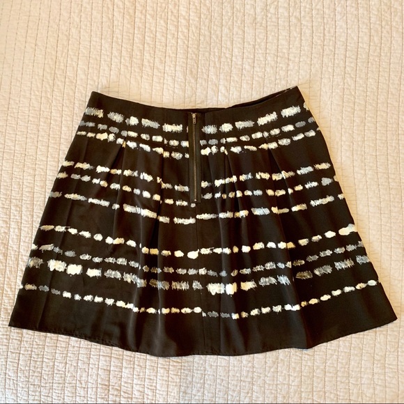 Cute Patterned skirt from Simply Vera Wang - 16 - Picture 4 of 5